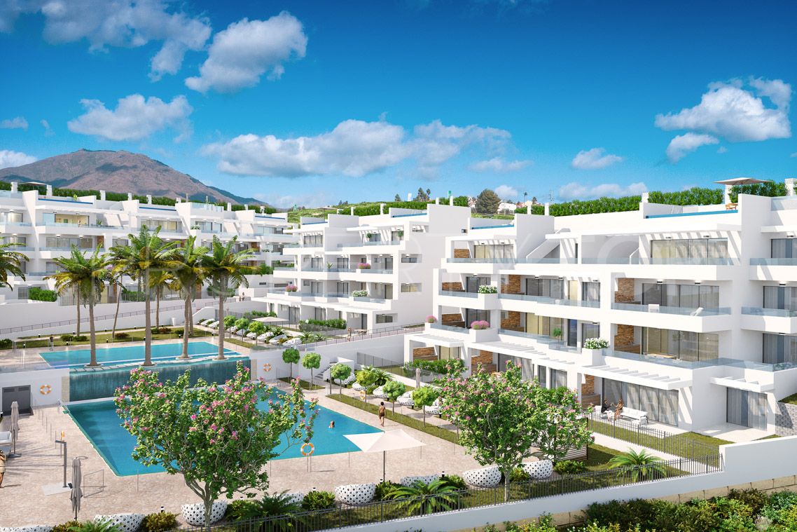 Apartamento planta baja de 2 dormitorios a la venta en Estepona Golf