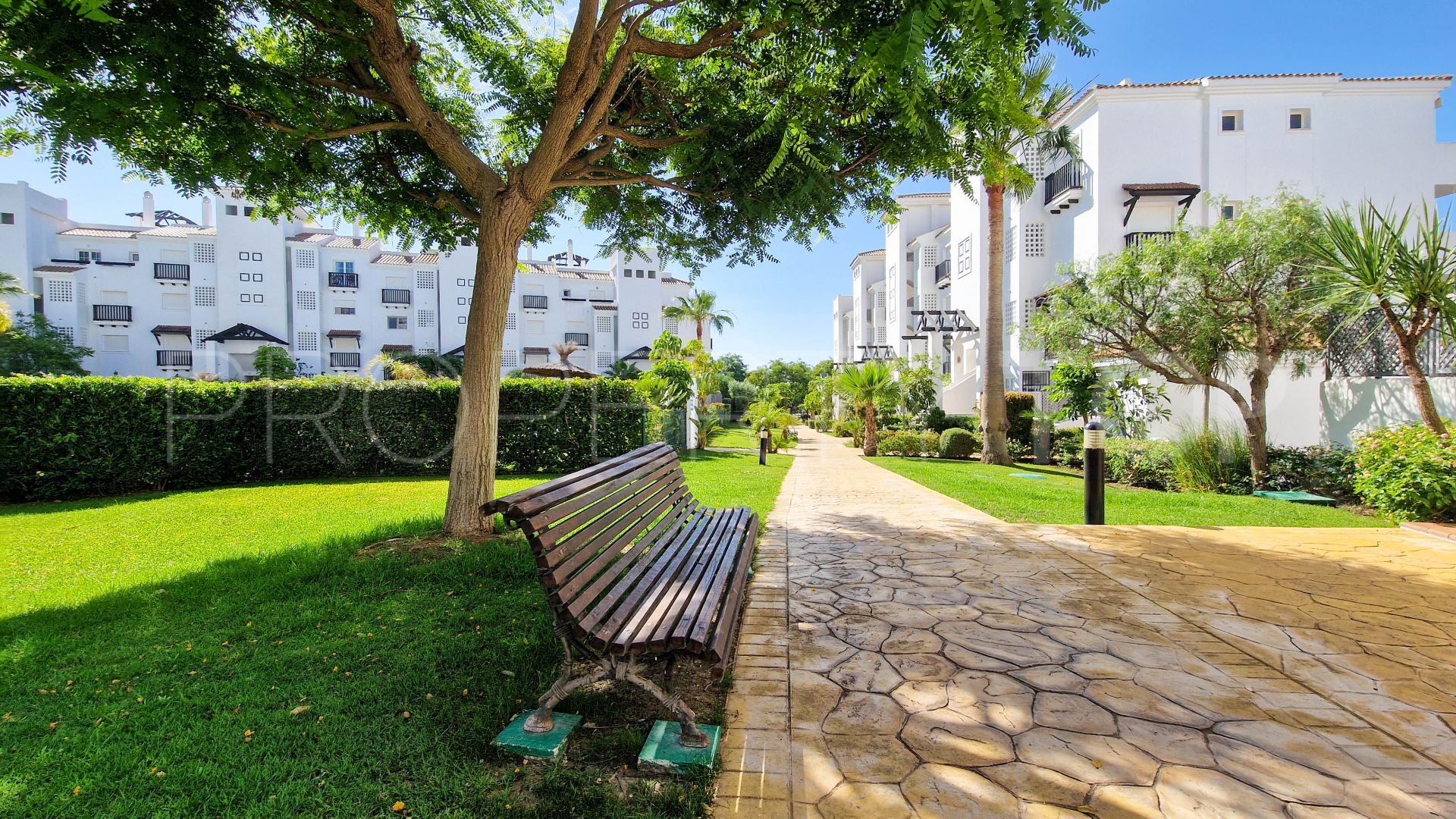 Apartamento planta baja a la venta en La Duquesa con 2 dormitorios