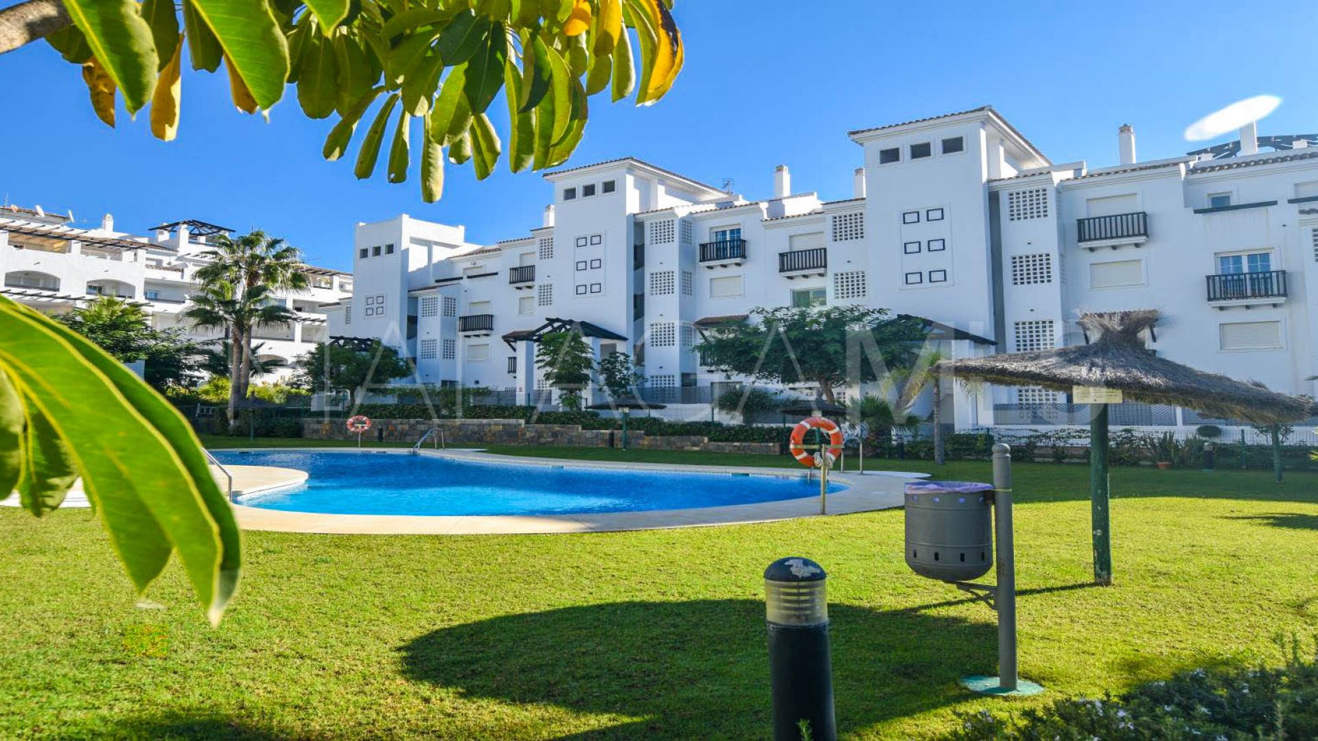 For sale ground floor apartment in La Duquesa with 2 bedrooms