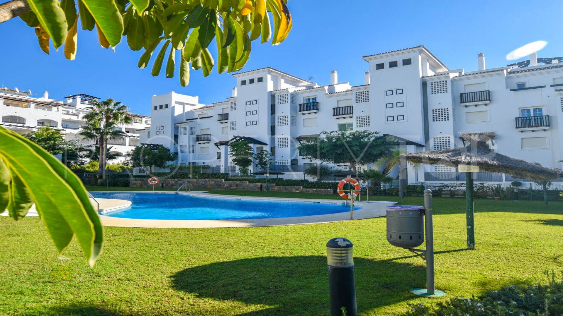 Apartamento planta baja a la venta en La Duquesa con 2 dormitorios