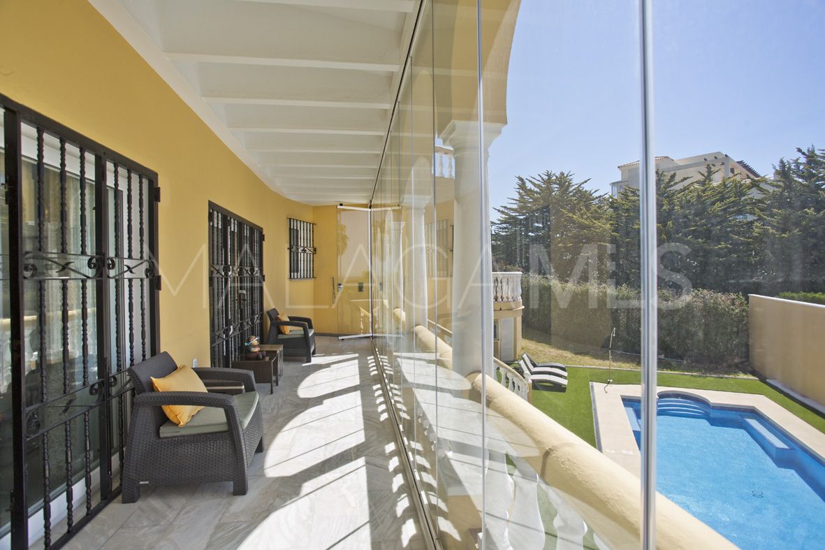 Villa for sale in Las Farolas