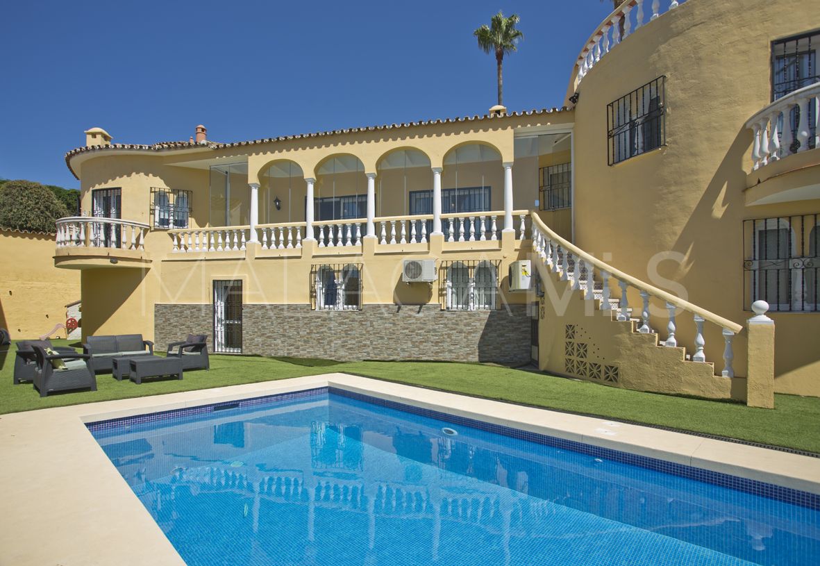 For sale Las Farolas villa with 6 bedrooms