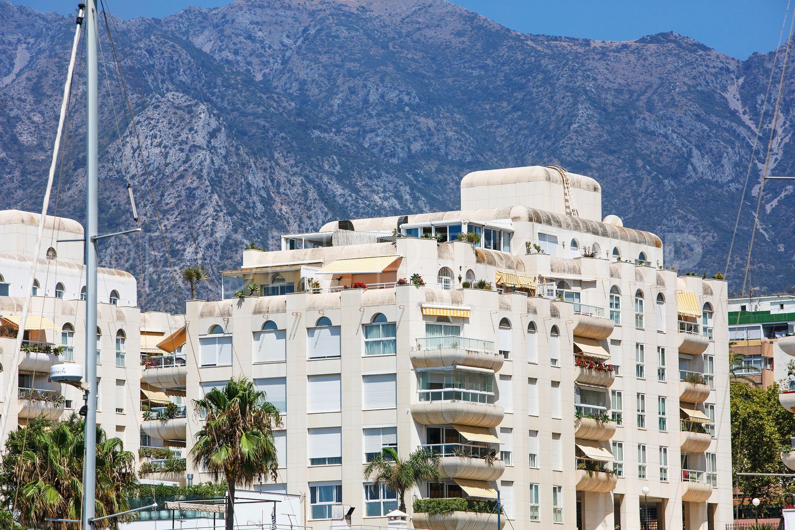 For sale 3 bedrooms penthouse in Marbella Centro