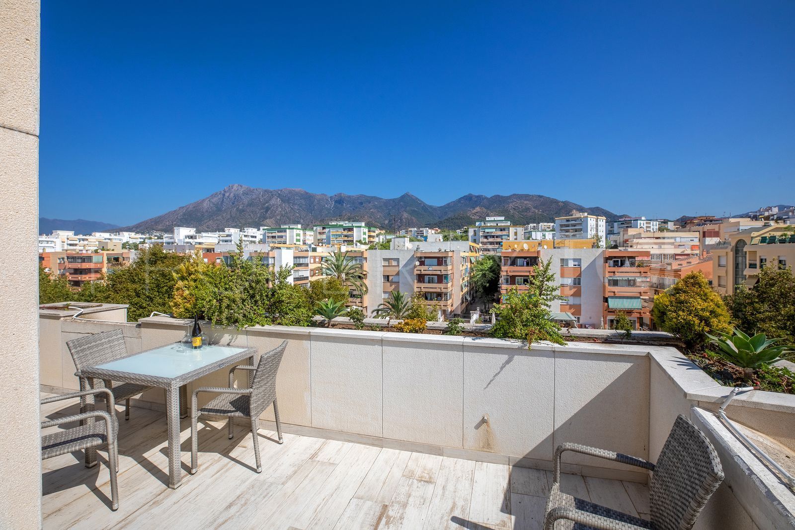 For sale 3 bedrooms penthouse in Marbella Centro