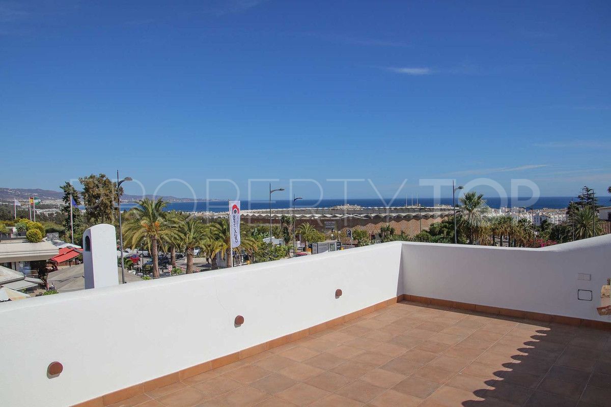 Nueva Andalucia 2 bedrooms penthouse for sale