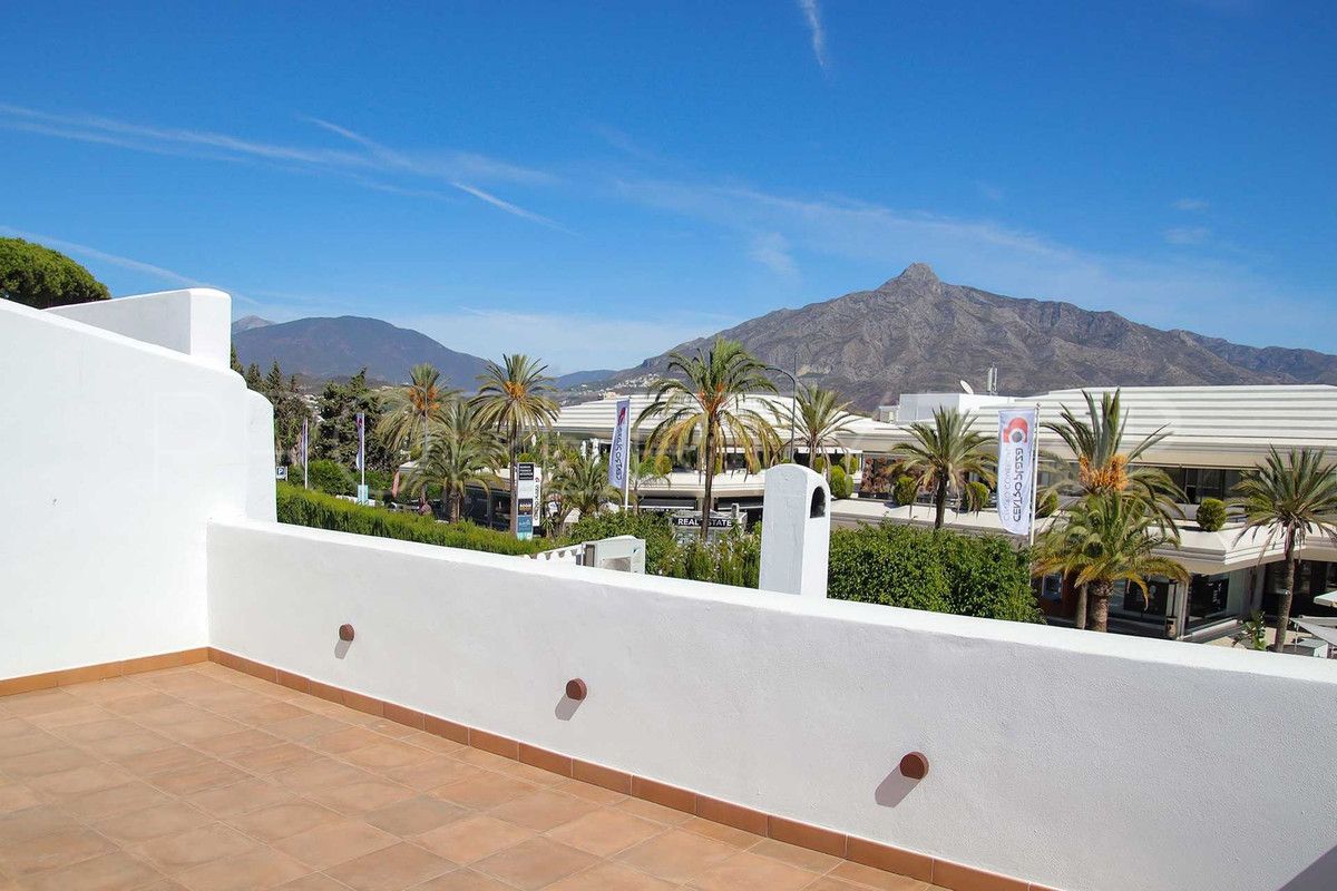 Nueva Andalucia 2 bedrooms penthouse for sale