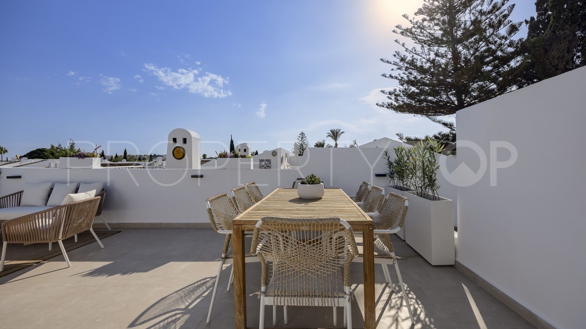 For sale 3 bedrooms penthouse in Nueva Andalucia