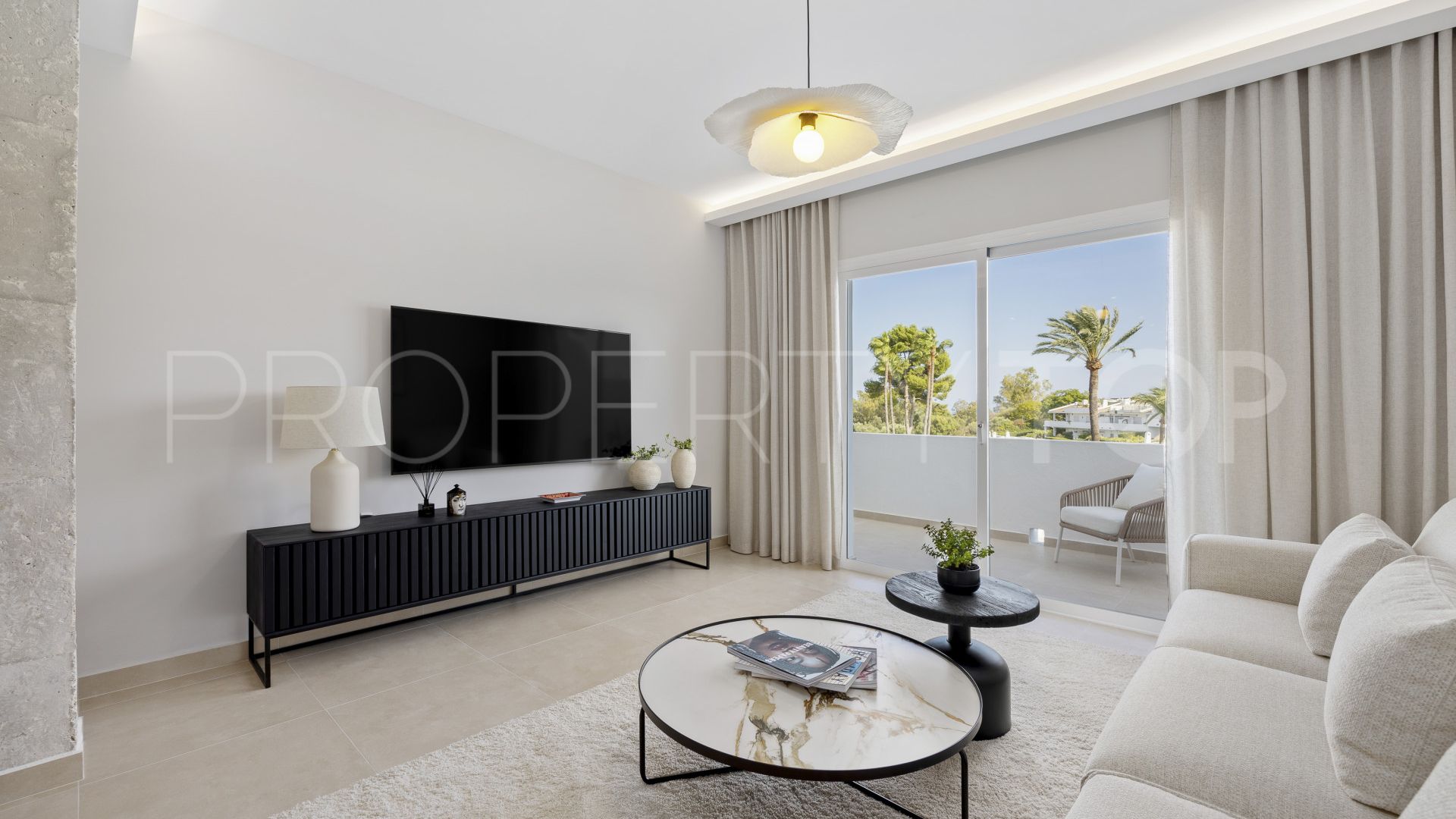 For sale 3 bedrooms penthouse in Nueva Andalucia