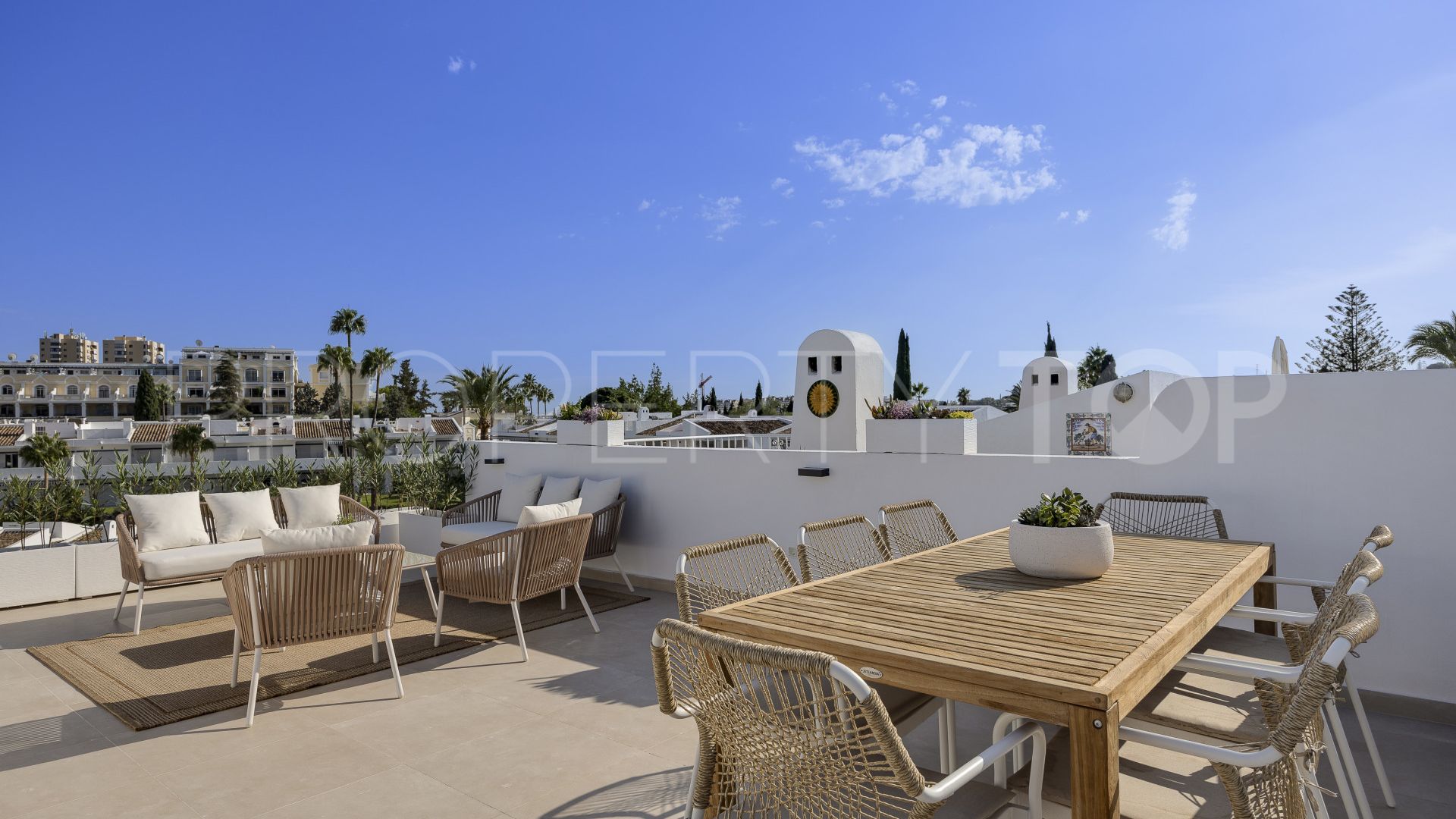 For sale 3 bedrooms penthouse in Nueva Andalucia