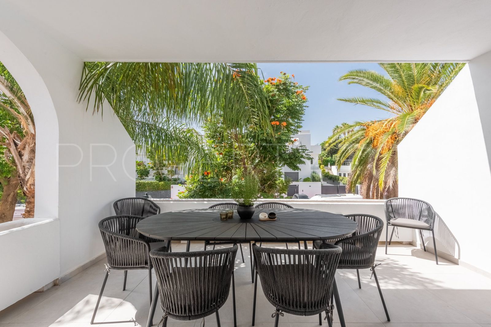 Nueva Andalucia 2 bedrooms apartment for sale