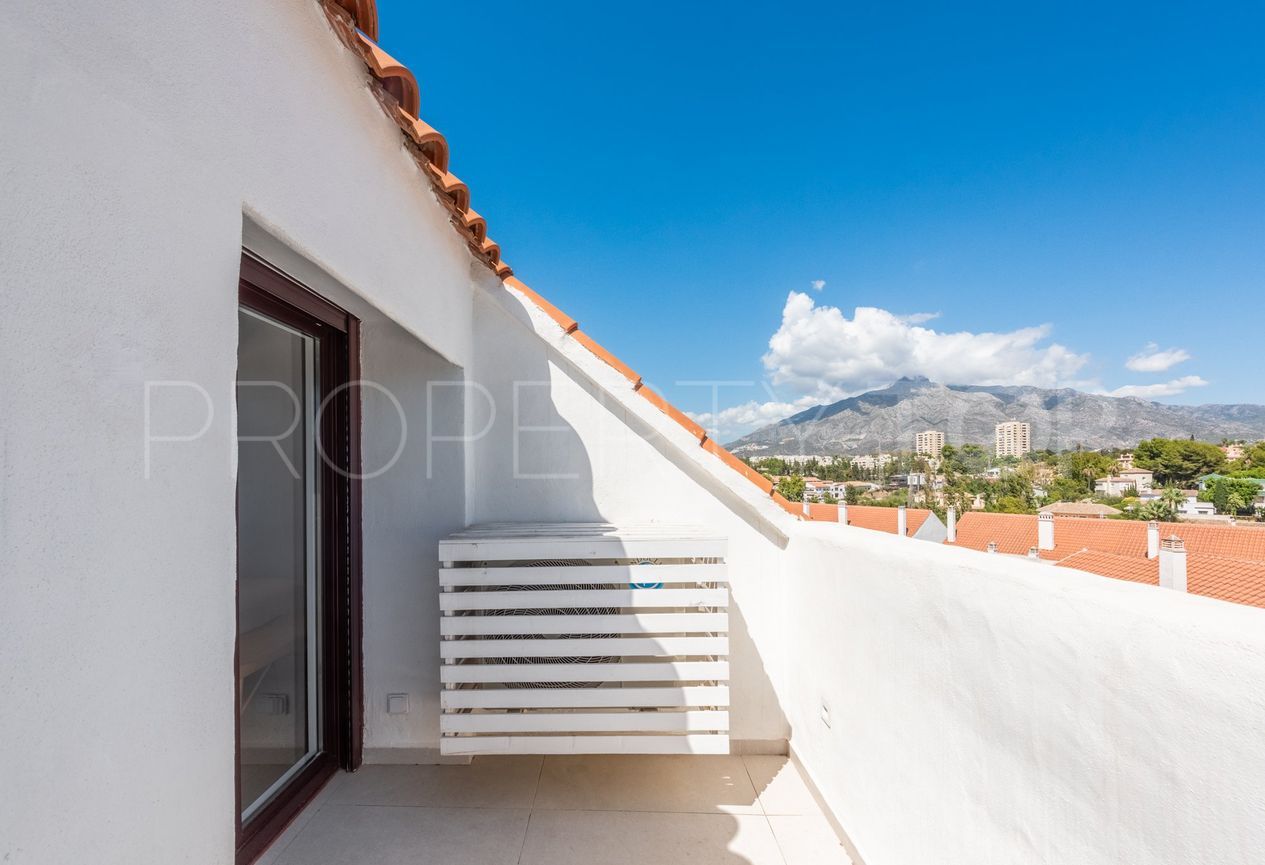 Duplex penthouse in Nueva Andalucia for sale