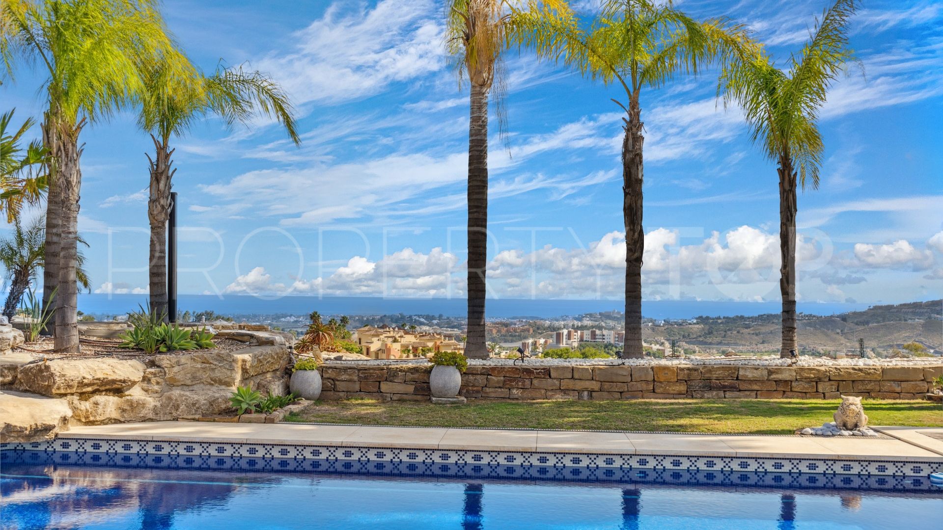 For sale Los Arqueros villa with 4 bedrooms