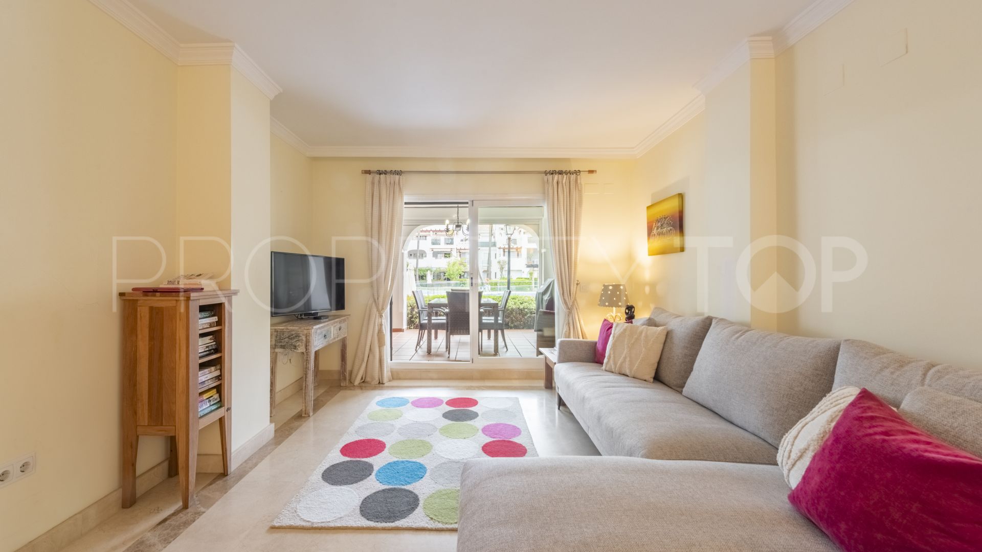 For sale ground floor apartment in San Pedro de Alcantara with 2 bedrooms