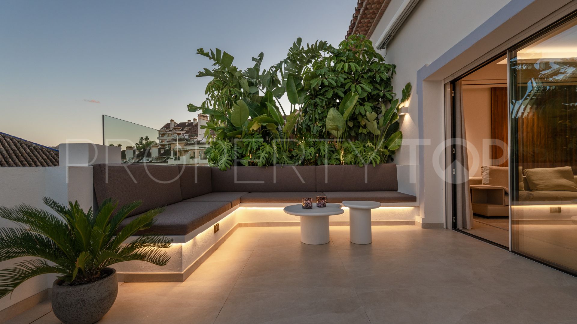 For sale 3 bedrooms duplex penthouse in Nueva Andalucia