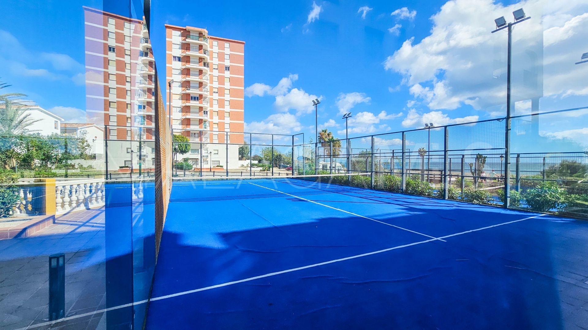 Apartamento planta baja for sale in Puerto La Duquesa