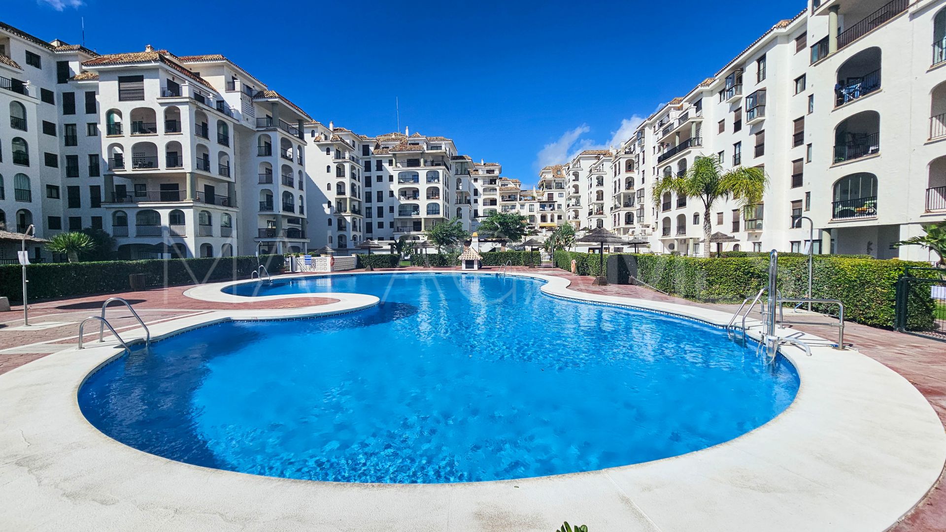 Apartamento planta baja for sale in Puerto La Duquesa