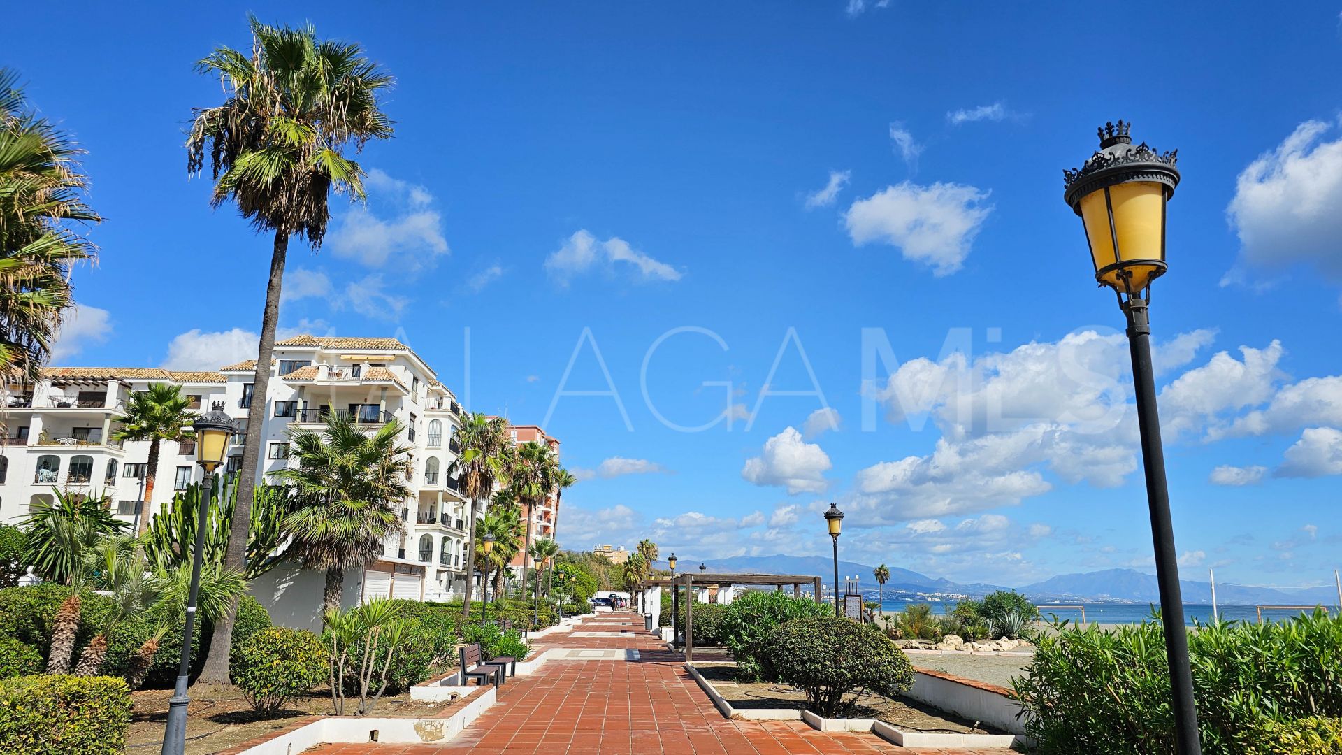 Apartamento planta baja for sale in Puerto La Duquesa