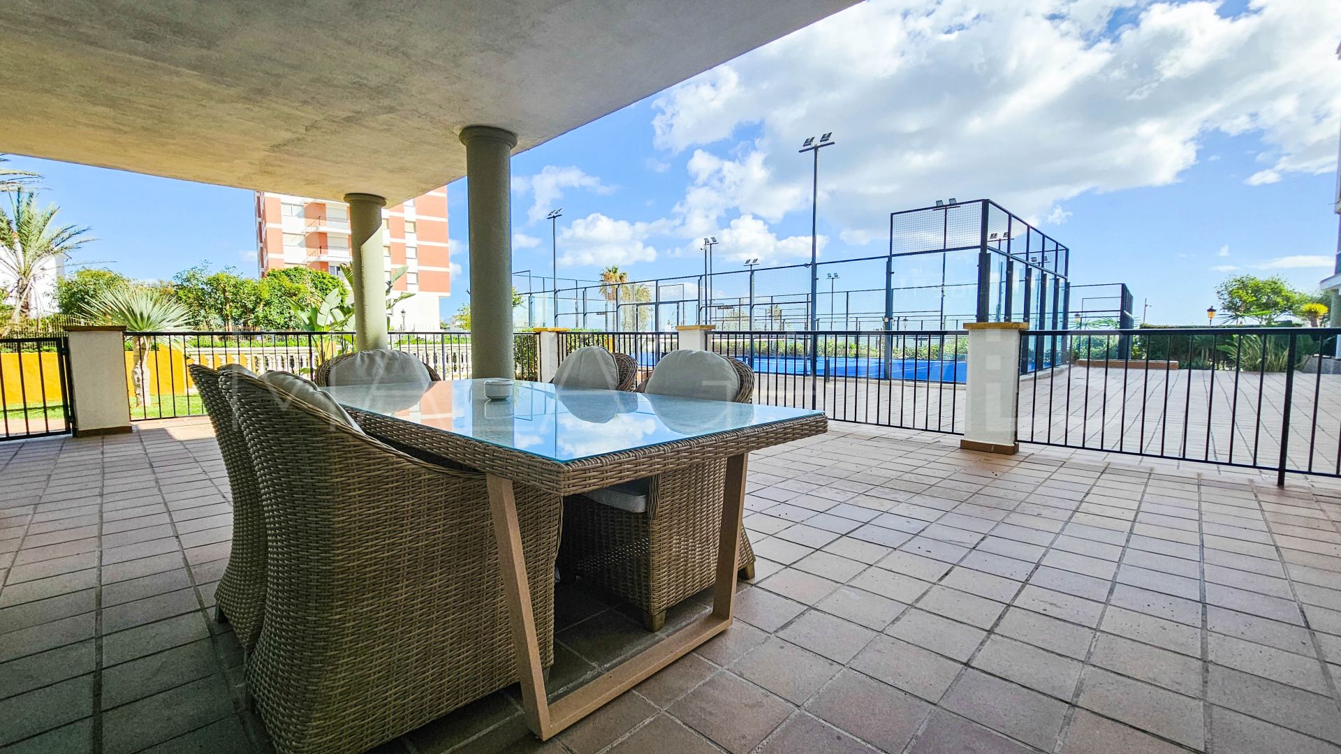 Apartamento planta baja for sale in Puerto La Duquesa