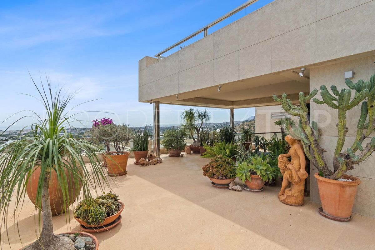 Penthouse for sale in Nueva Andalucia