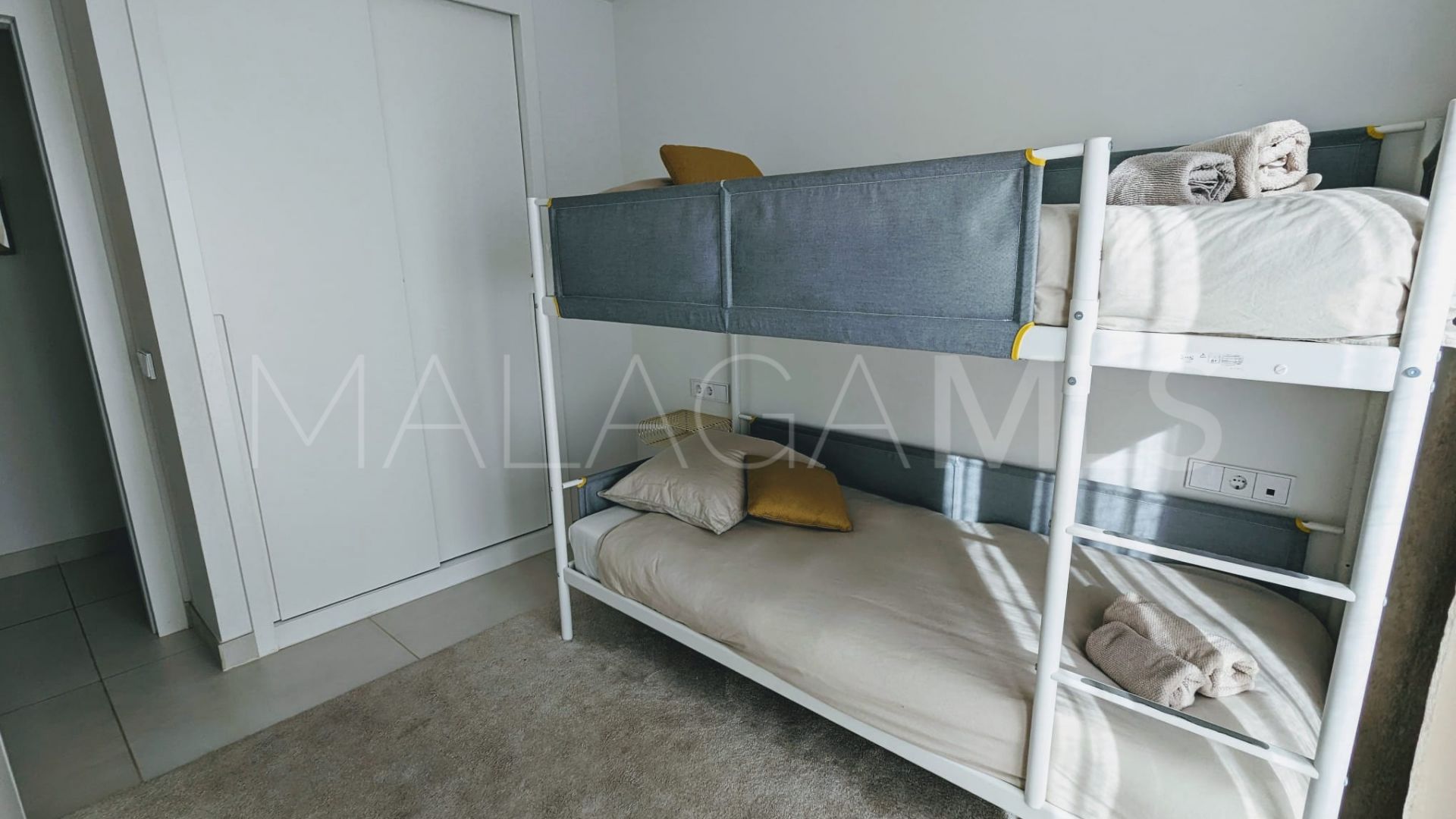 Se vende apartamento planta baja with 3 bedrooms in El Higueron