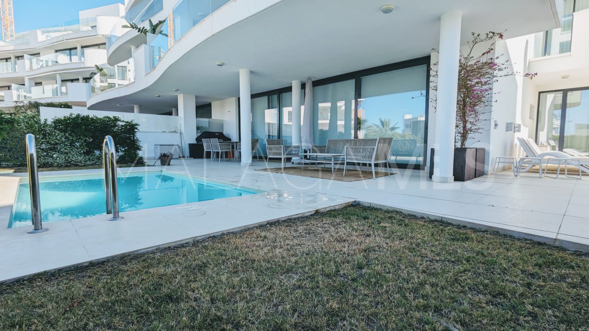 Se vende apartamento planta baja with 3 bedrooms in El Higueron