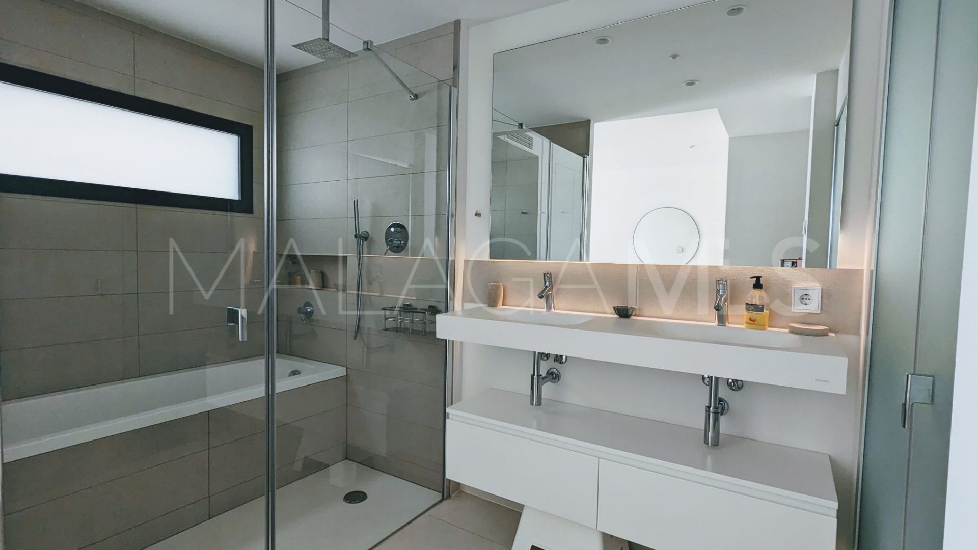 Se vende apartamento planta baja with 3 bedrooms in El Higueron