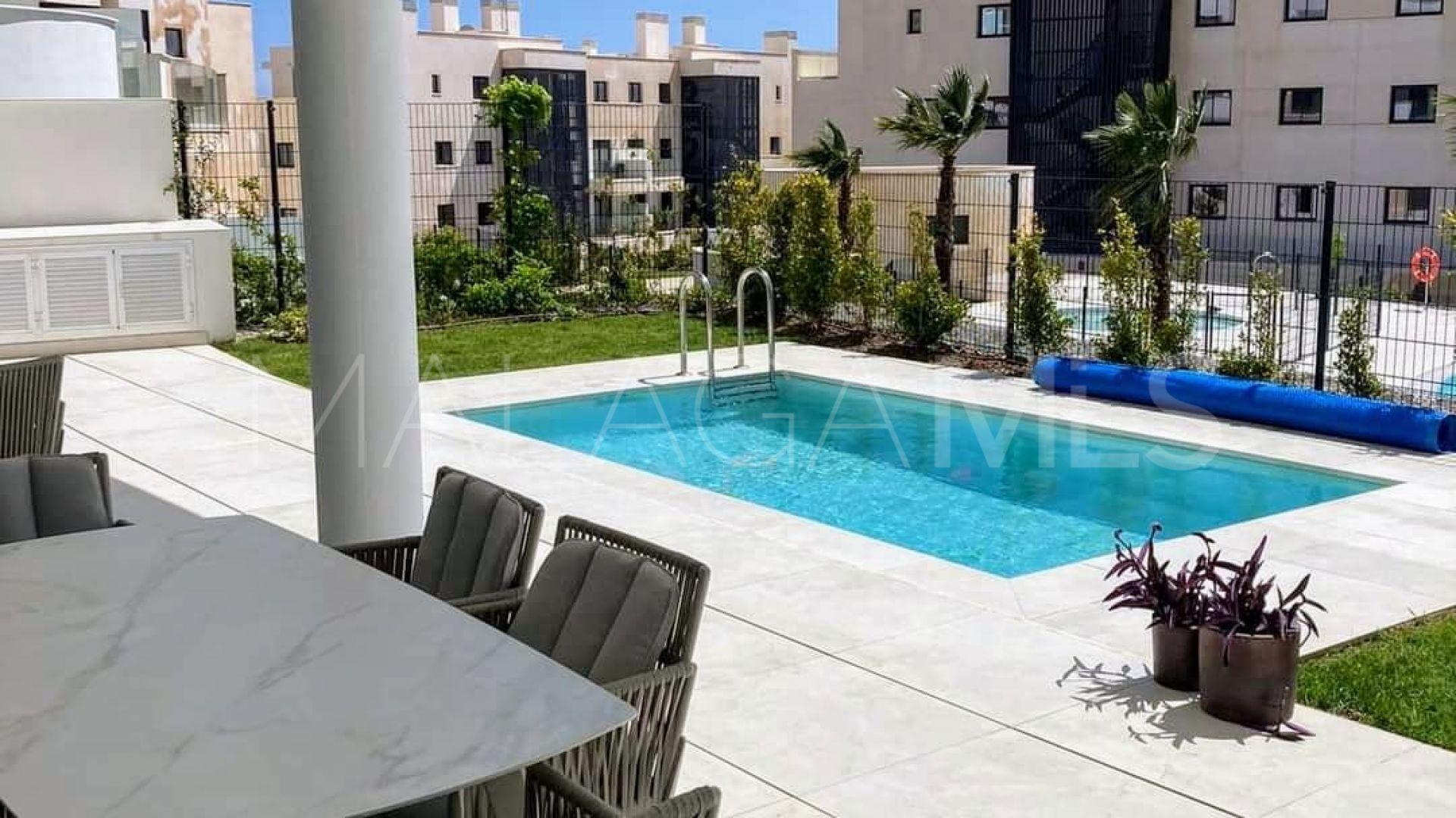 Se vende apartamento planta baja with 3 bedrooms in El Higueron