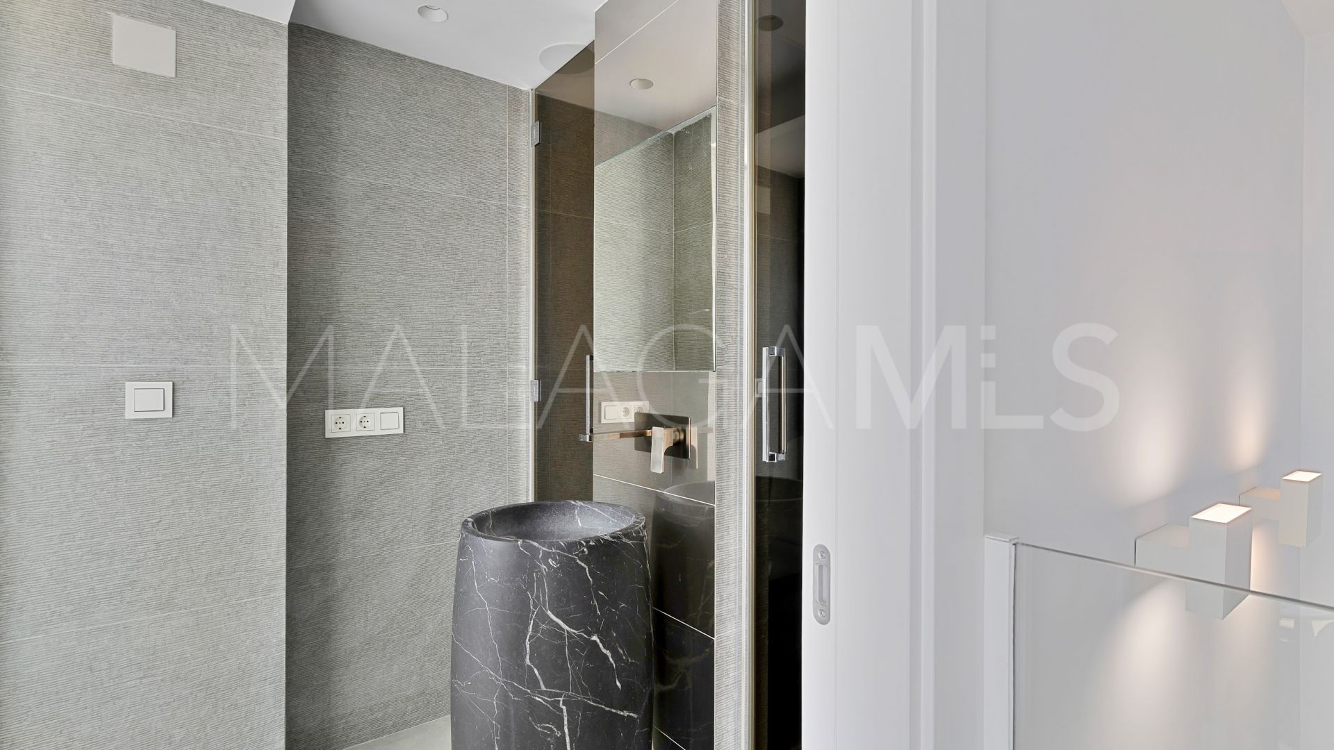 Atico duplex for sale with 3 bedrooms in Andalucia del Mar