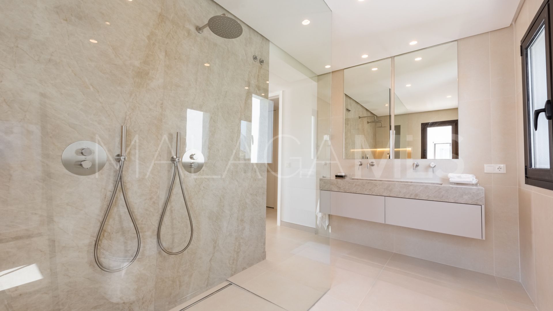 Duplex penthouse for sale in La Quinta