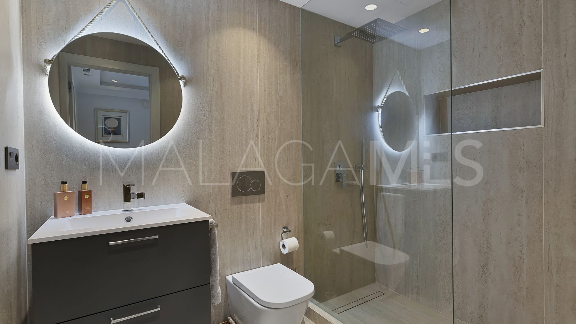 5 bedrooms villa for sale in Guadalmina Alta