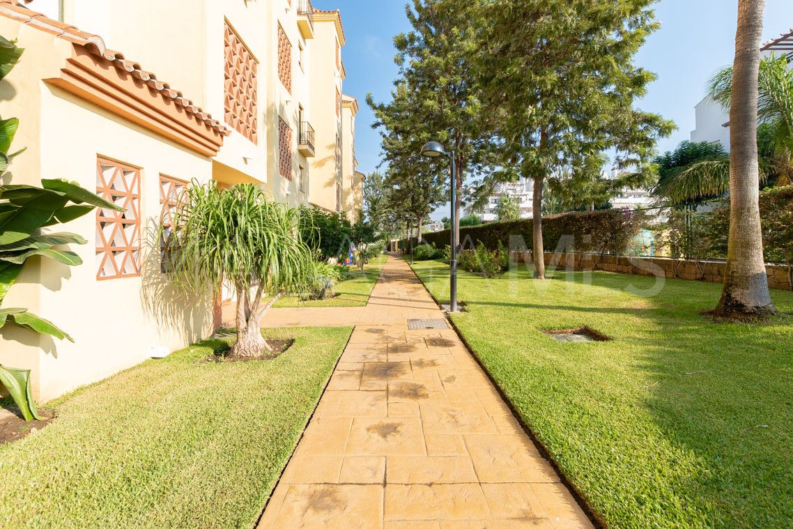 Buy apartamento planta baja in La Resina Golf