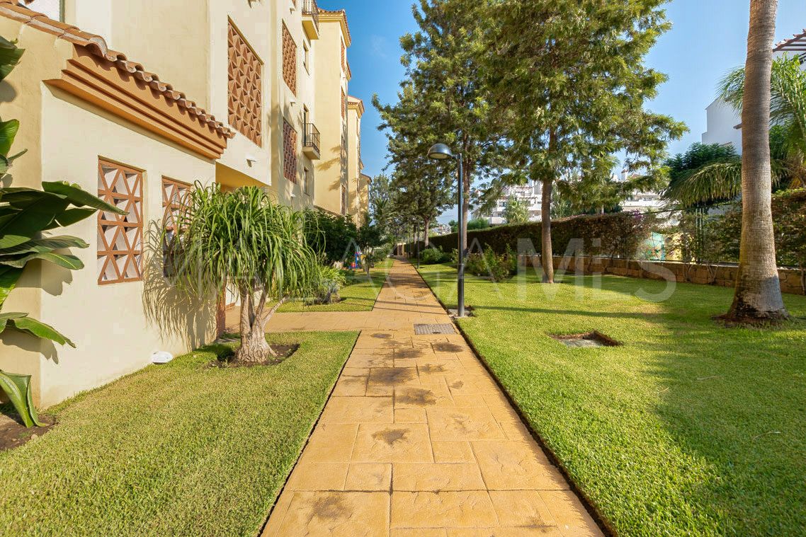 Buy apartamento planta baja in La Resina Golf