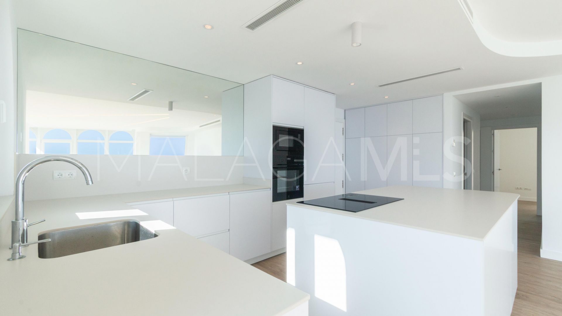 Ático with 3 bedrooms for sale in Estepona Casco Antiguo