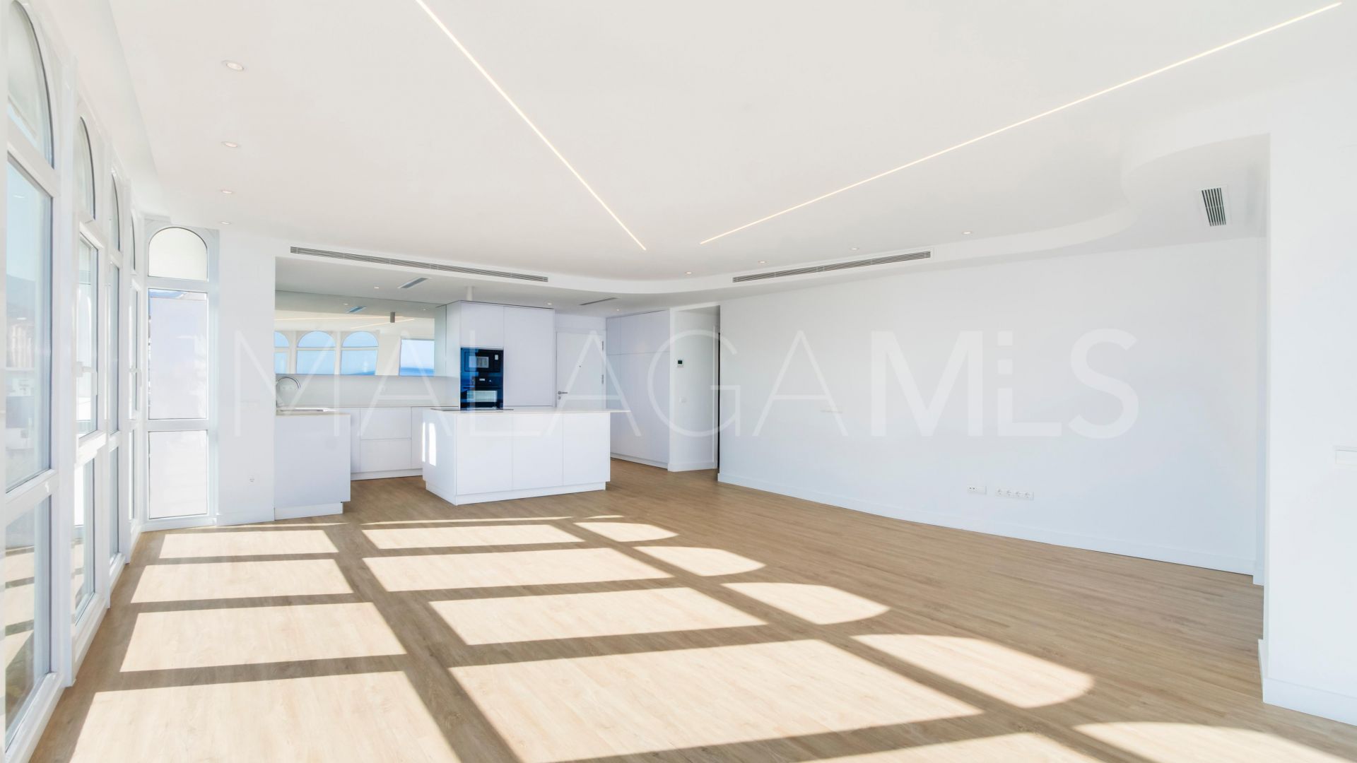 Ático with 3 bedrooms for sale in Estepona Casco Antiguo