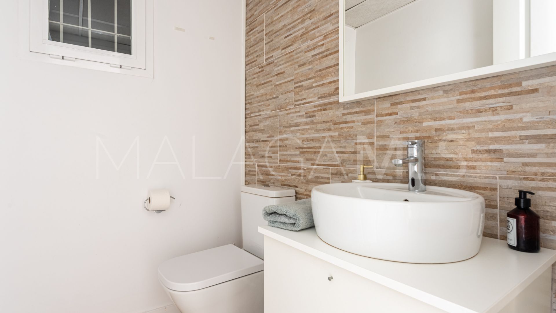 Se vende villa de 4 bedrooms in Nueva Andalucia