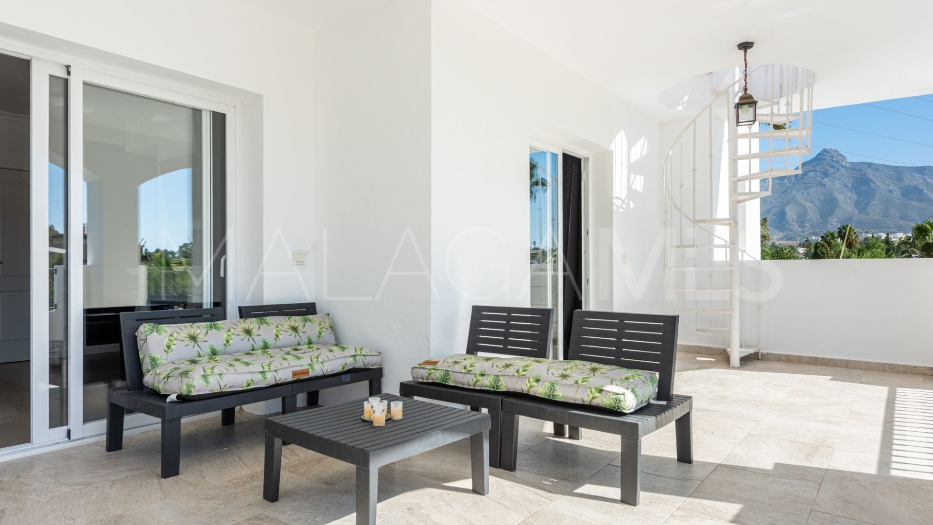 Se vende villa de 4 bedrooms in Nueva Andalucia