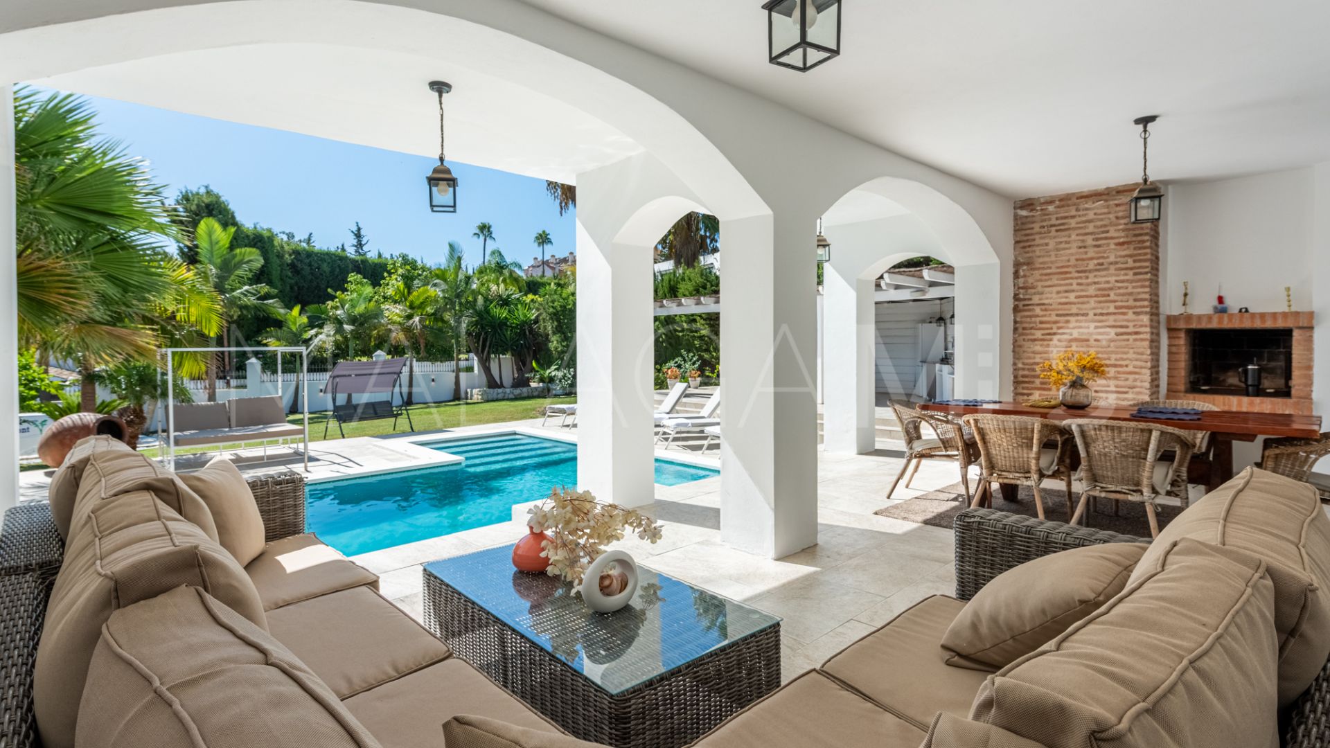 Se vende villa de 4 bedrooms in Nueva Andalucia