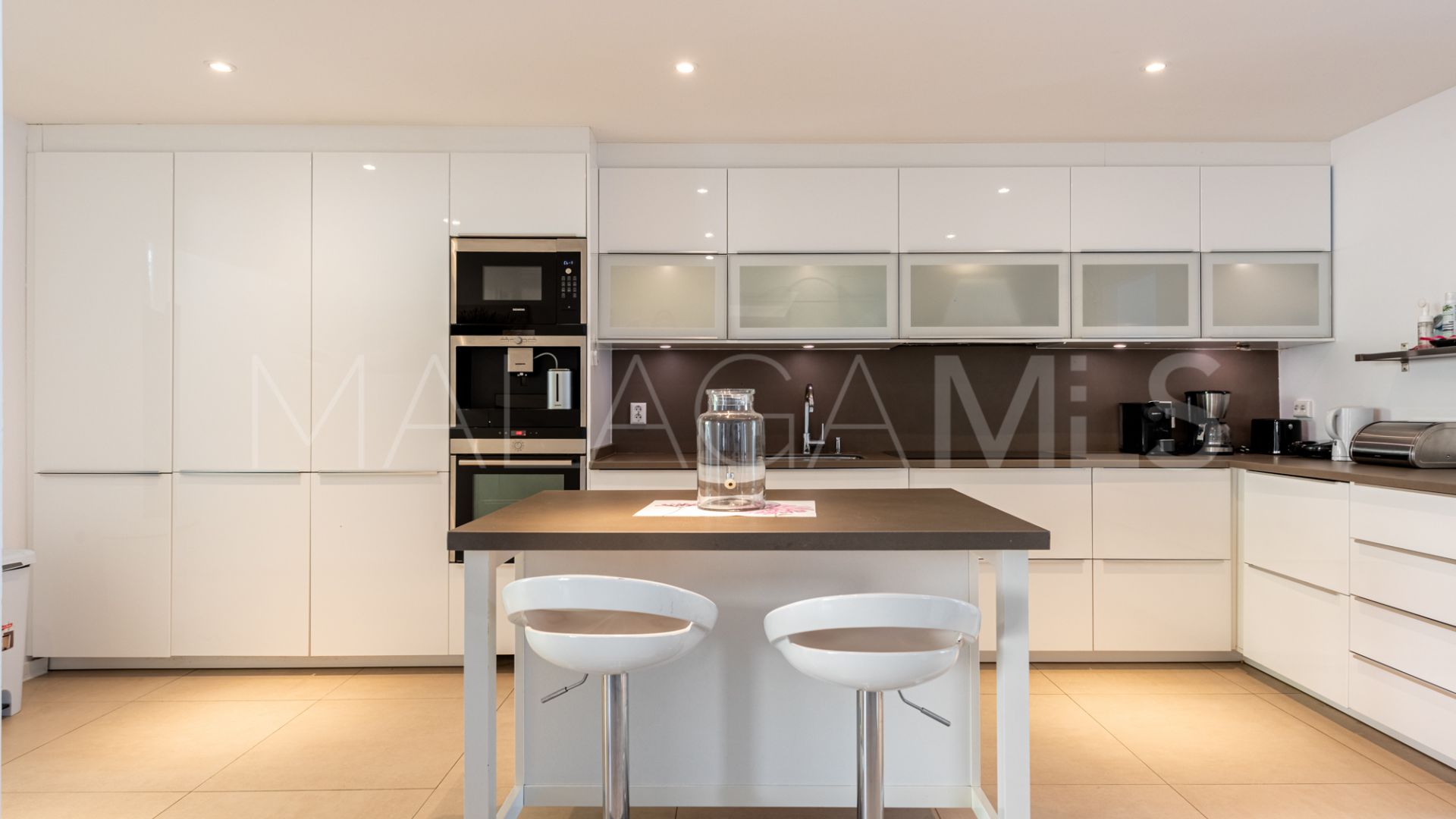 Se vende villa de 4 bedrooms in Nueva Andalucia