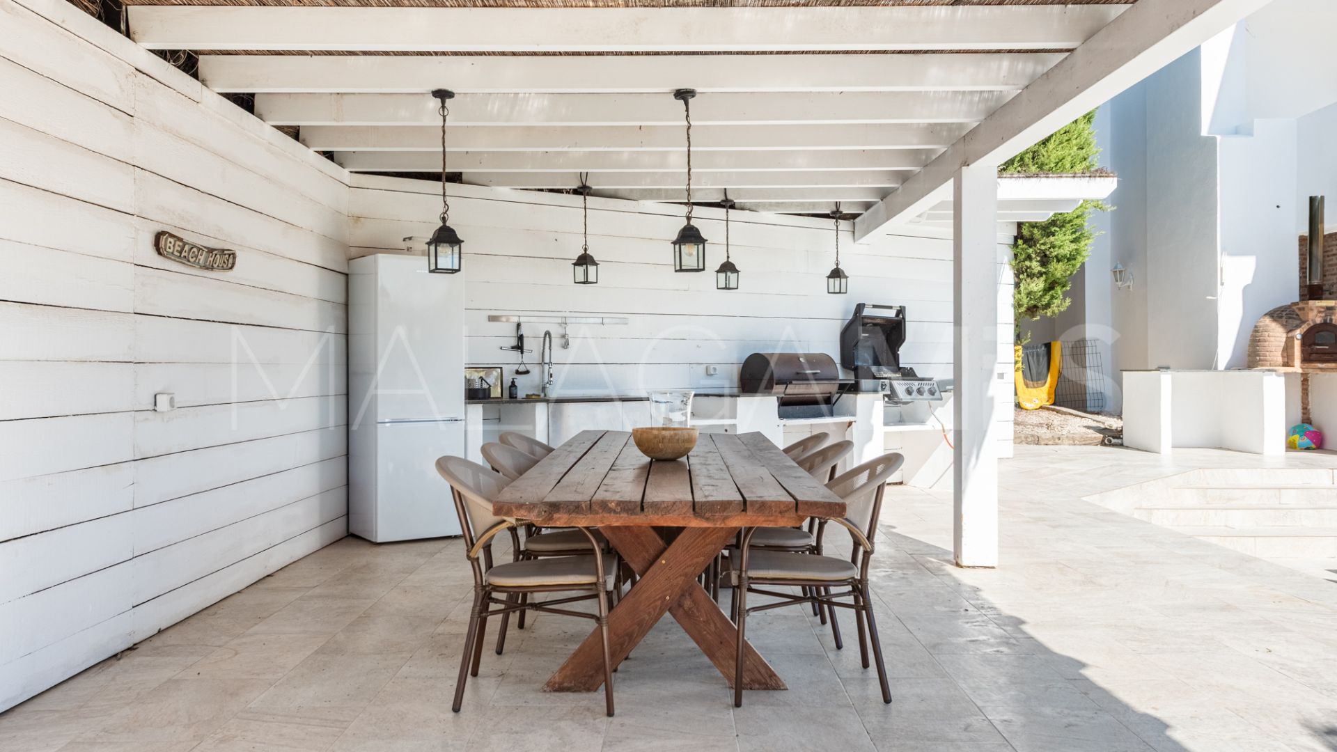 Se vende villa de 4 bedrooms in Nueva Andalucia