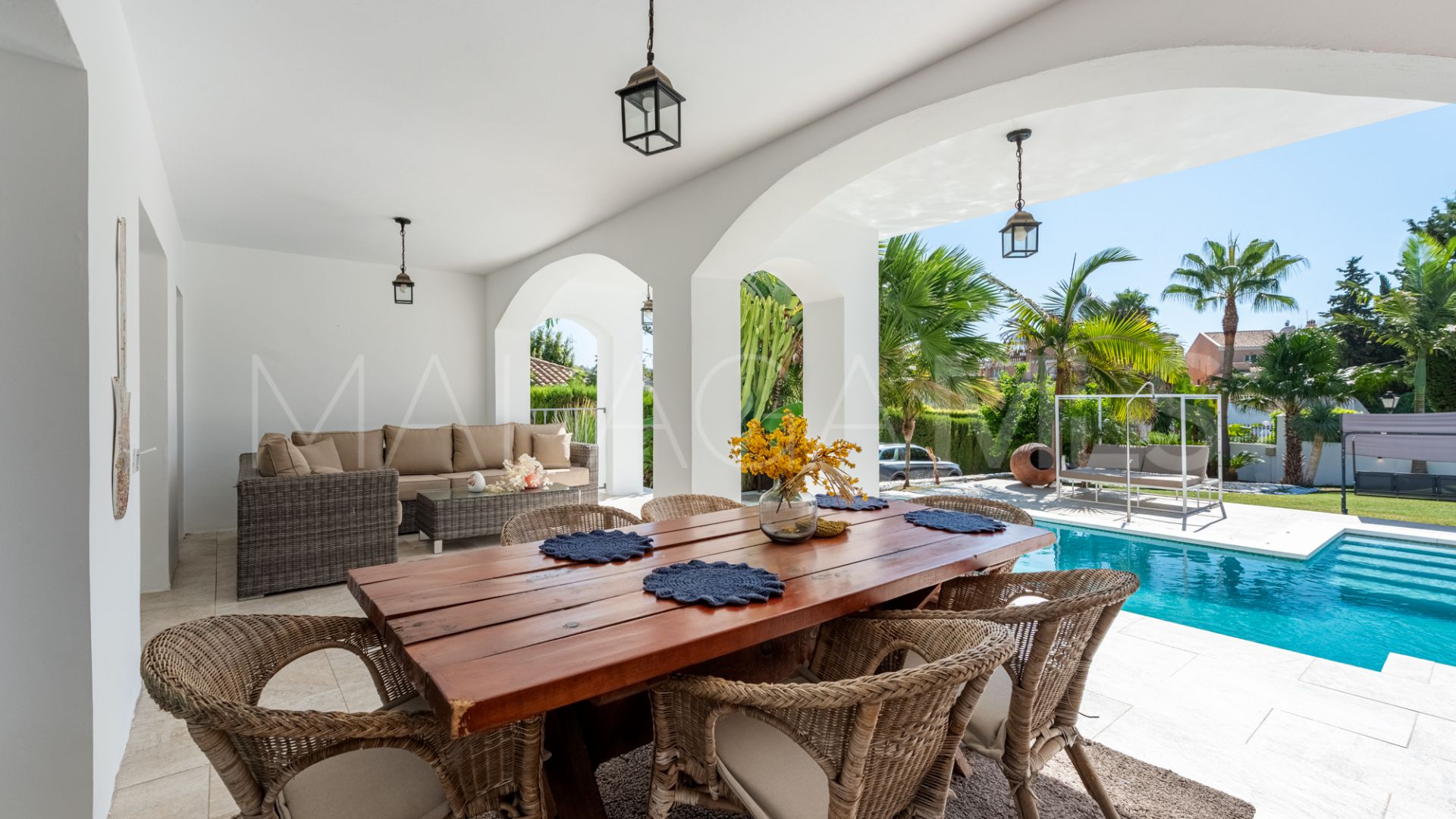 Se vende villa de 4 bedrooms in Nueva Andalucia