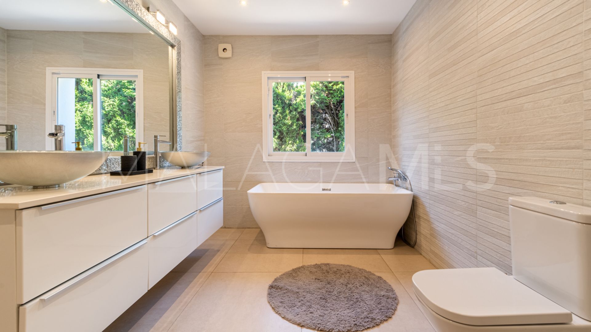 Se vende villa de 4 bedrooms in Nueva Andalucia