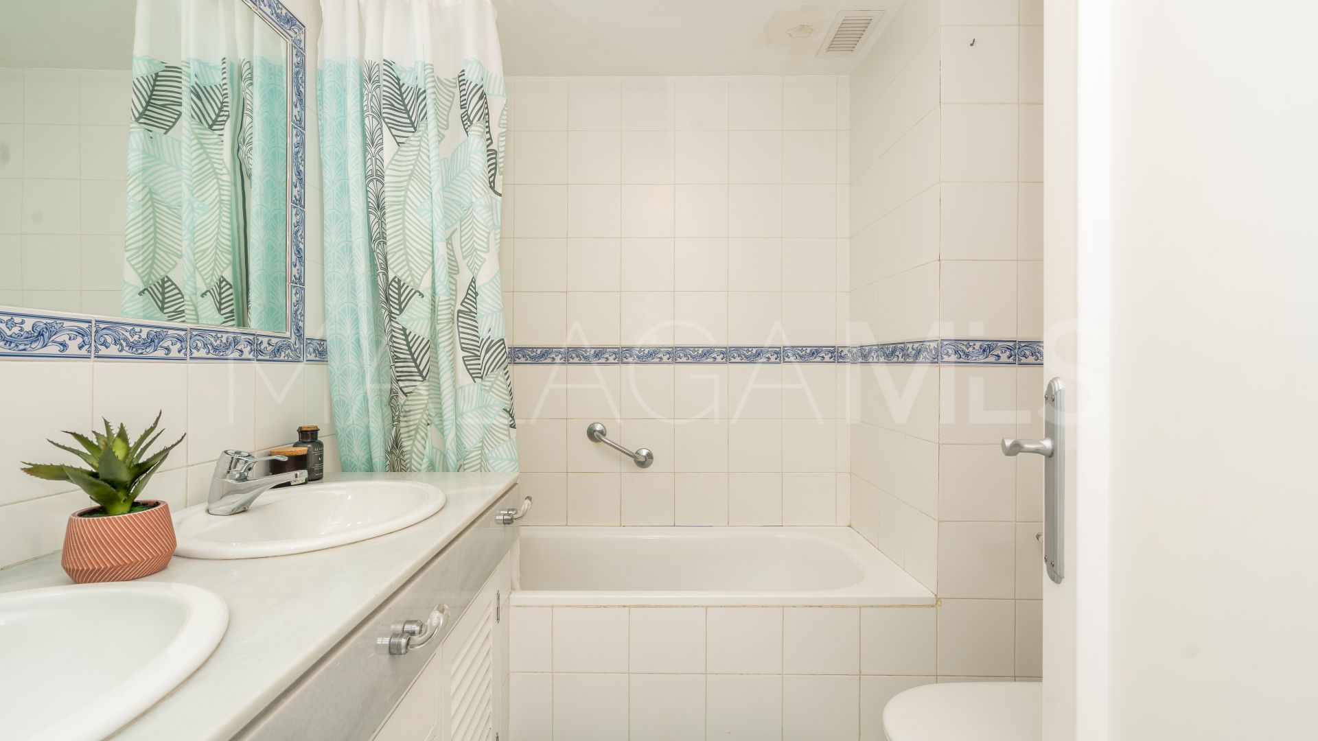 Maison de ville for sale in Estepona Ville