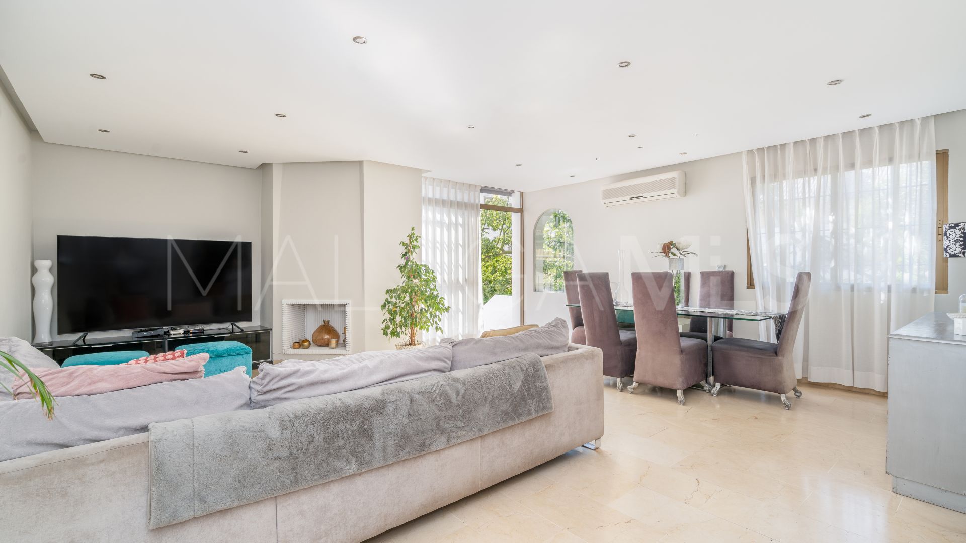 Maison de ville for sale in Estepona Ville