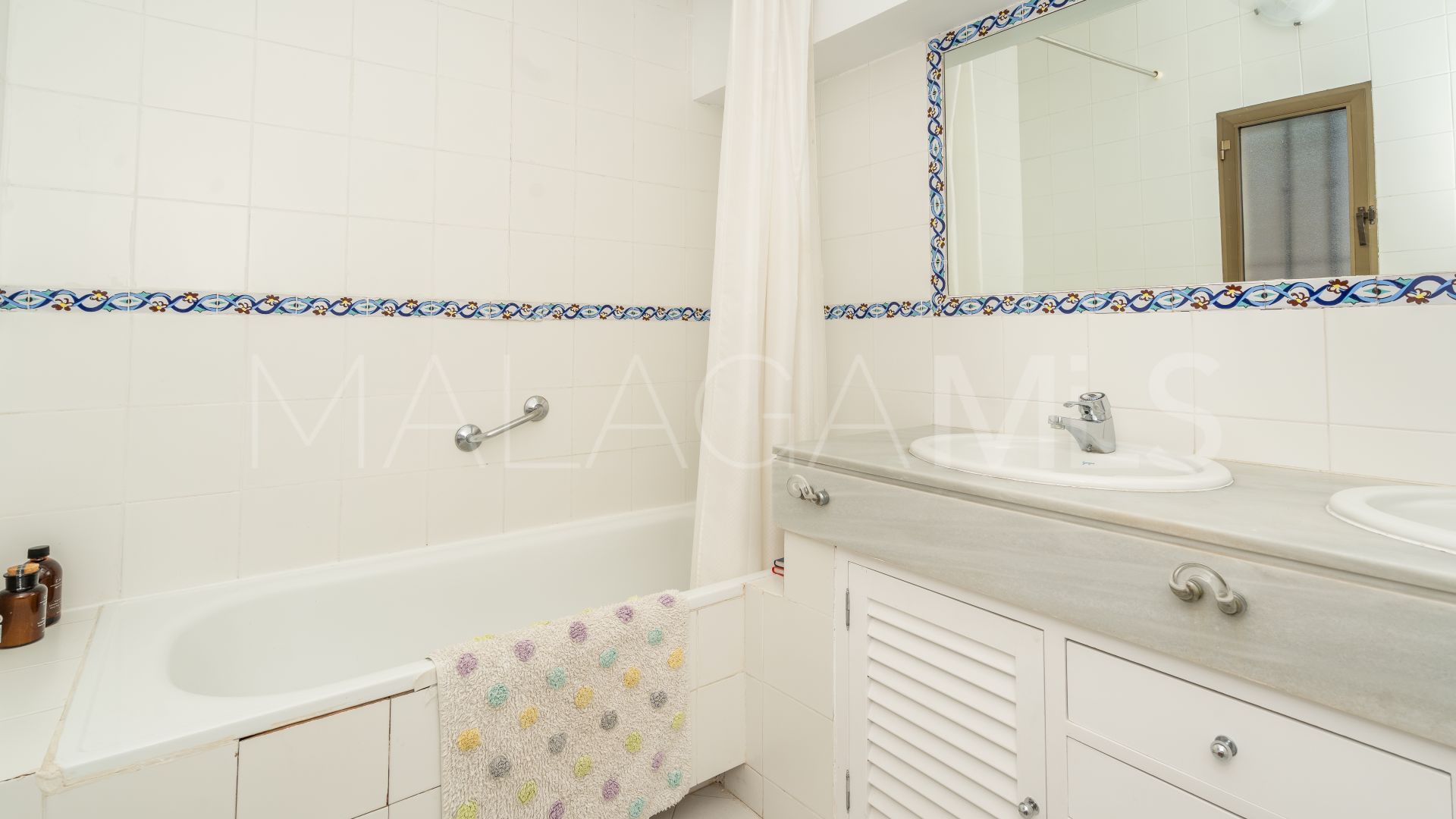 Maison de ville for sale in Estepona Ville