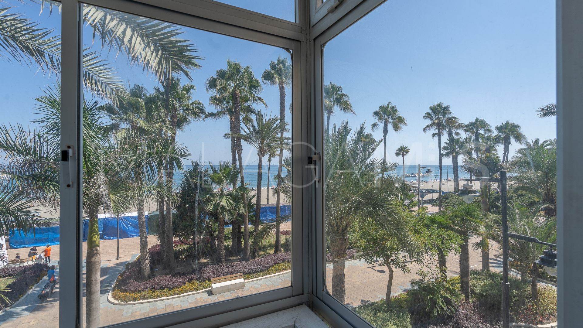 3 bedrooms apartment in Estepona Town for sale