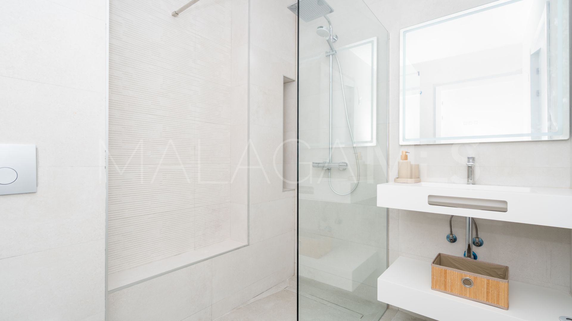 Apartamento de 3 bedrooms a la venta in Estepona Ciudad