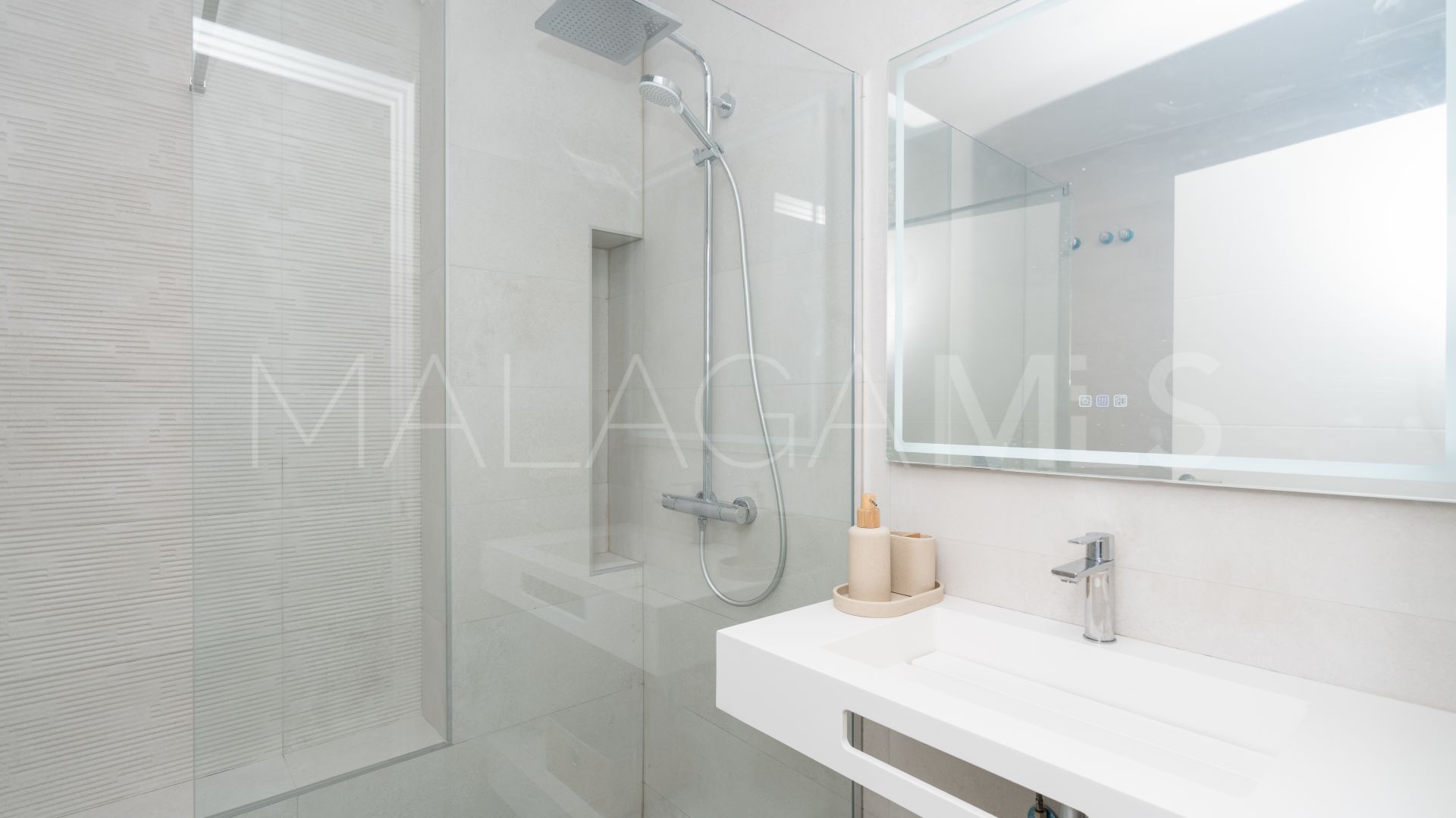 Apartamento de 3 bedrooms a la venta in Estepona Ciudad