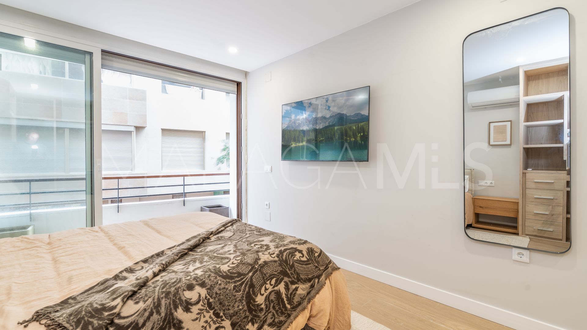 Apartment for sale in Estepona Town