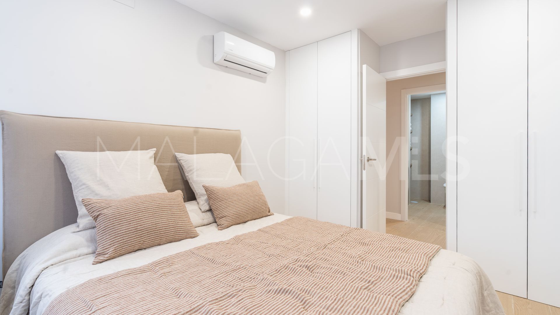 Apartment for sale in Estepona Town