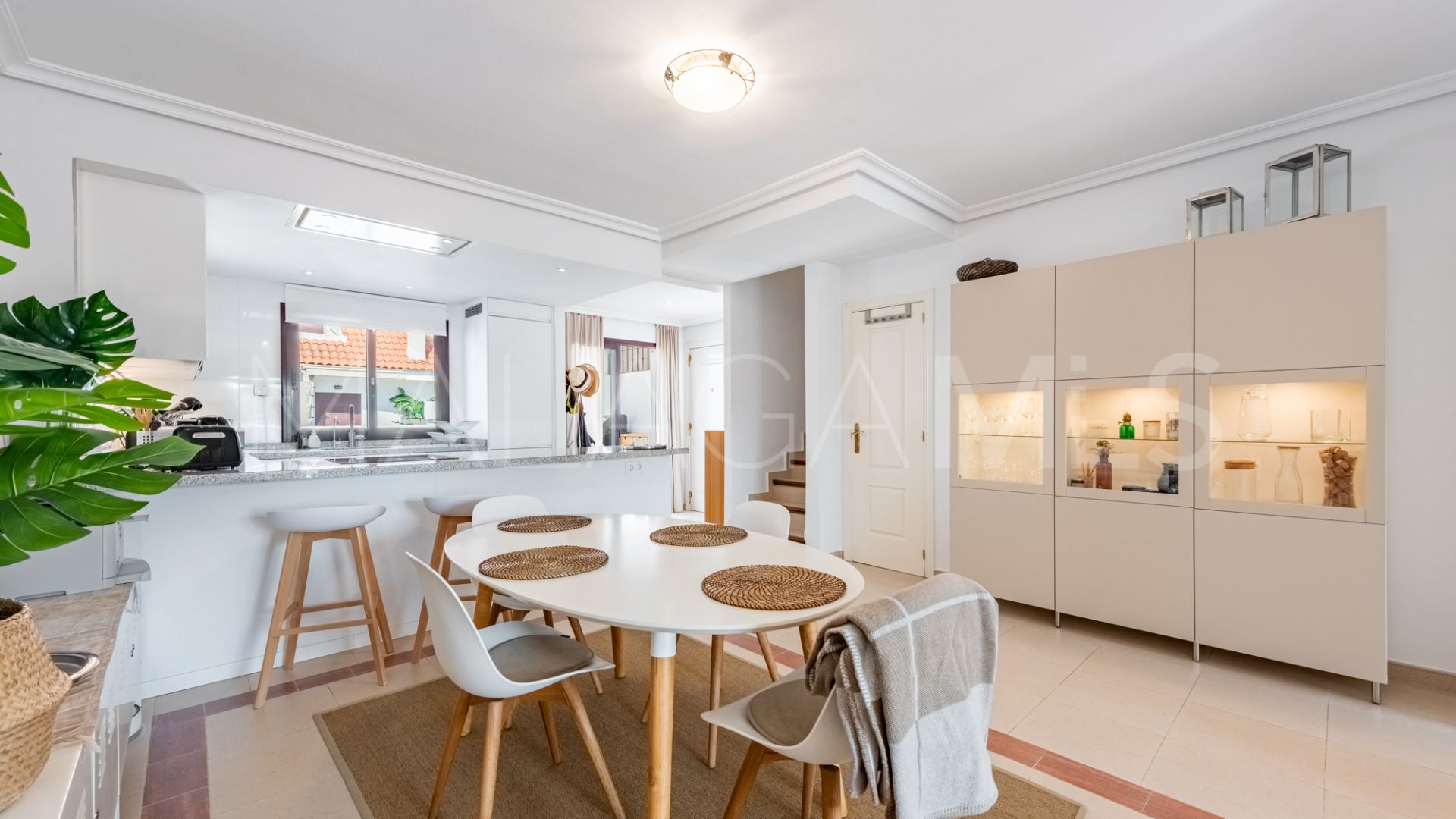 Zweistöckiges penthouse for sale in Nueva Andalucia
